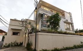 Green Studio Apartment Sanur